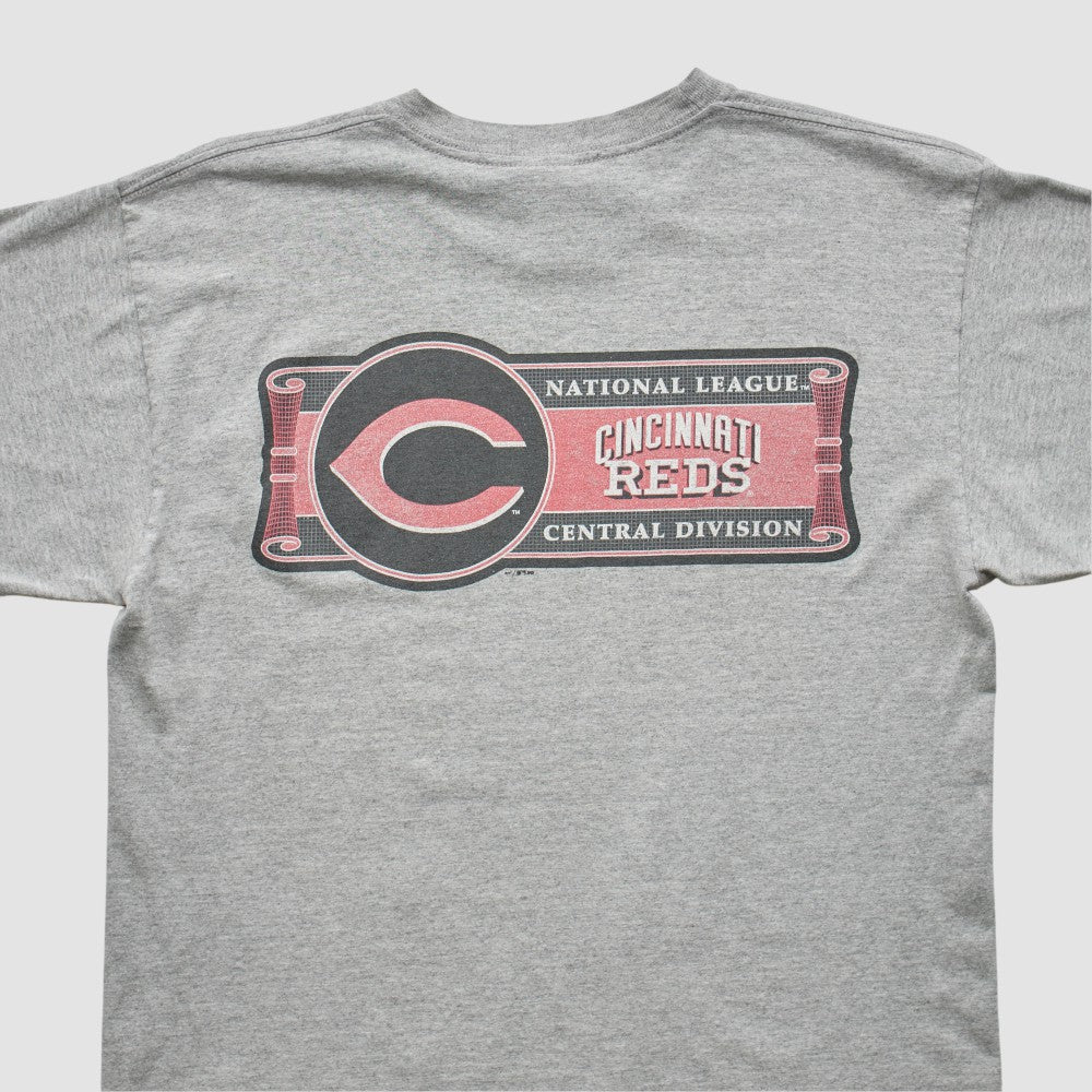 Cincinnati Reds Nike 2000s T-shirt - Heather Gray - S by Fanatics Real Vintage T-shirts