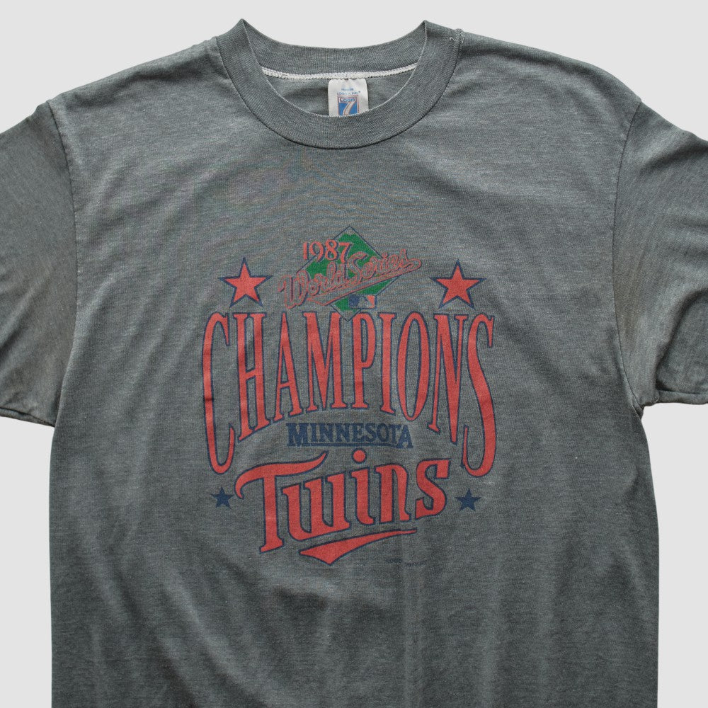 Minnesota Twins Logo 7 1987 T-shirt - Dark Heather Gray - S by Fanatics Real Vintage T-shirts