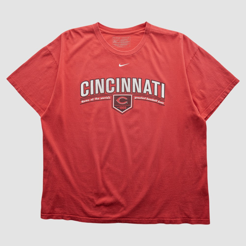 Cincinnati Reds Nike 2000s T-shirt - Red - L by Fanatics Real Vintage T-shirts