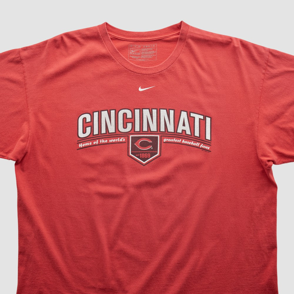 Cincinnati Reds Nike 2000s T-shirt - Red - L by Fanatics Real Vintage T-shirts
