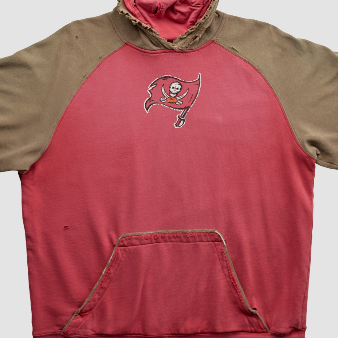 Tampa Bay Buccaneers Reebok 2000s Hooded Pullover Sweatshirt Red Vintage