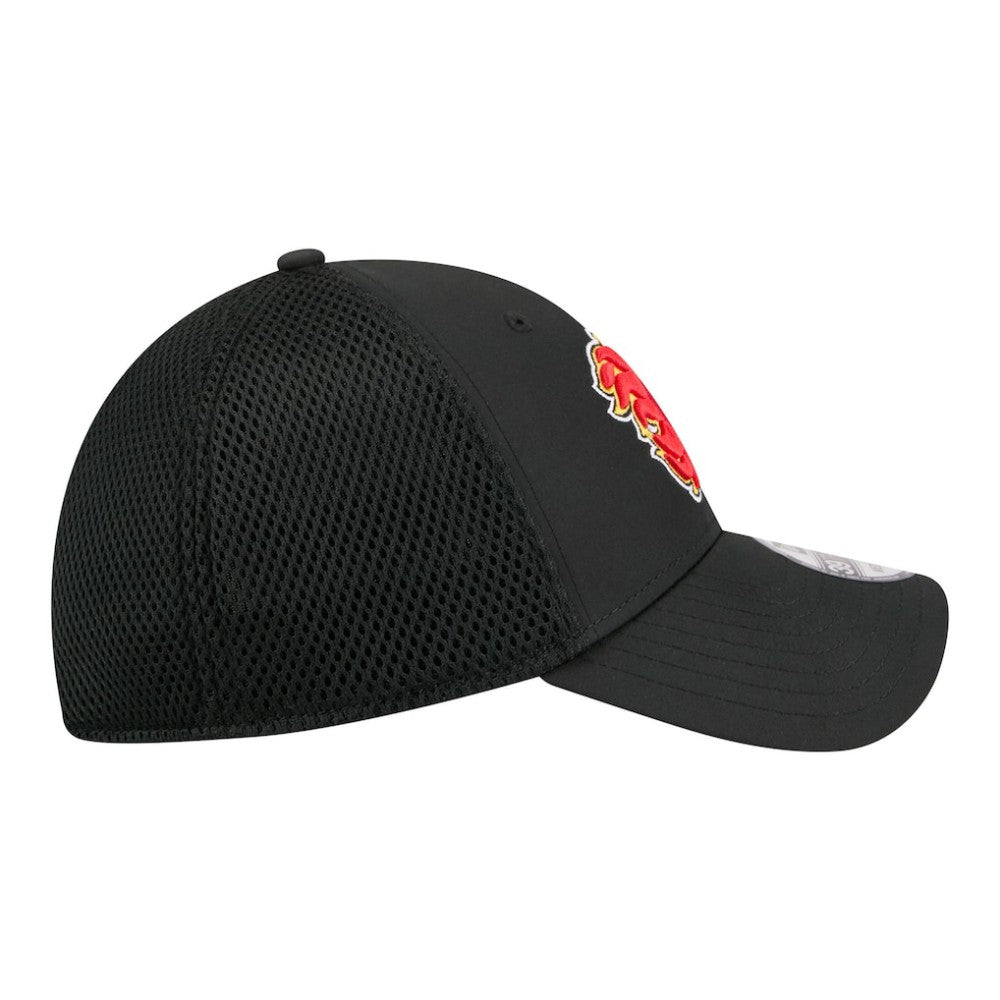 NHL Calgary Flames New Era Logo 39THIRTY Flex Hat - Black