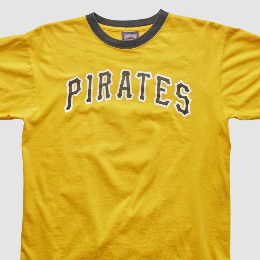 Pittsburgh Pirates Cooperstown Collection 2000s T-shirt - Yellow - M by Fanatics Real Vintage T-shirts