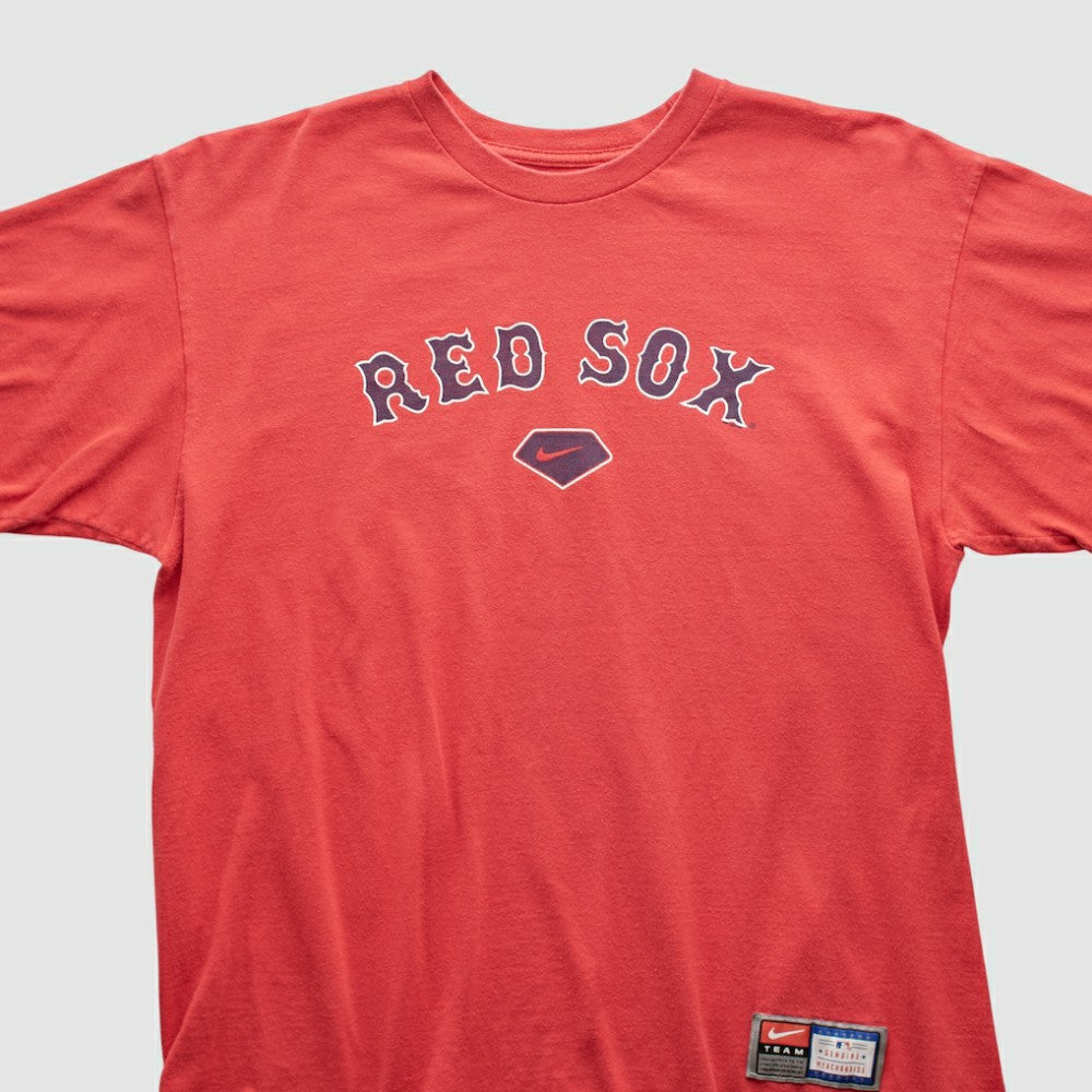 Boston Red Sox Nike 2000s T-shirt - Red - M by Fanatics Real Vintage T-shirts