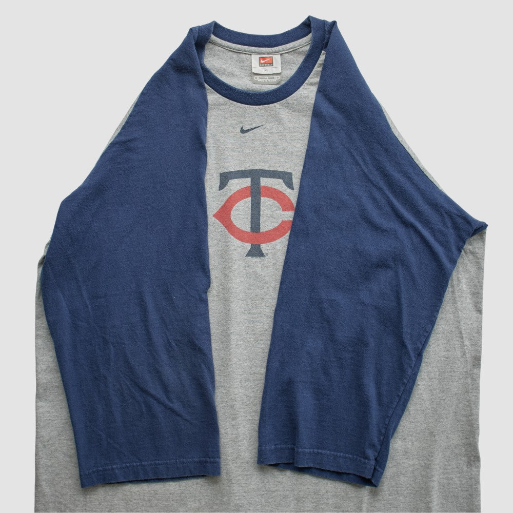 Minnesota Twins Nike 2000s T-shirt - Heather Gray - 3XL by Fanatics Real Vintage T-shirts