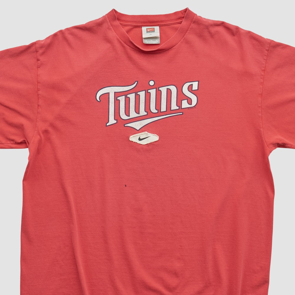 Minnesota Twins Nike 2000s T-shirt - Red - 2XL by Fanatics Real Vintage T-shirts