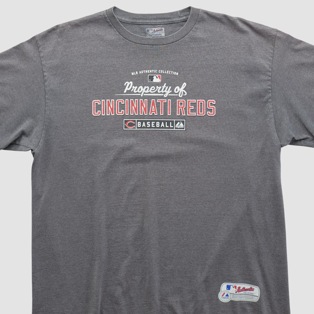 Cincinnati Reds Majestic 2000s T-shirt - Dark Heather Gray - L by Fanatics Real Vintage T-shirts
