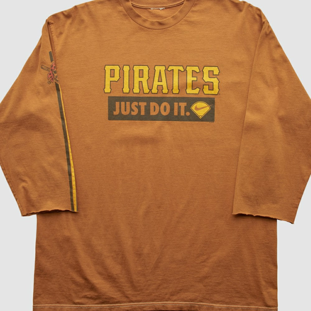 Pittsburgh Pirates 2000s T-shirt - Clay - XL by Fanatics Real Vintage T-shirts