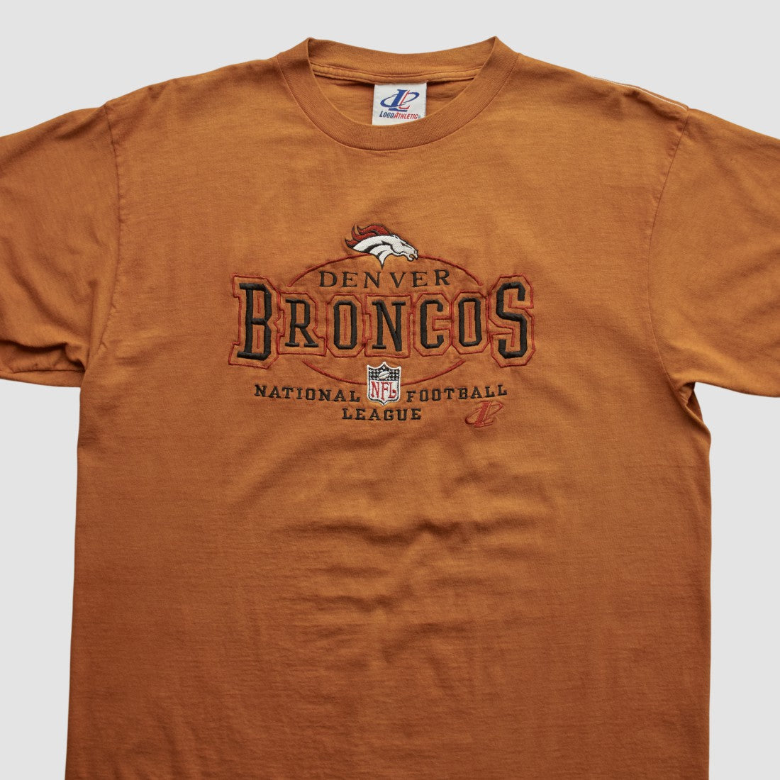 Denver Broncos Logo Athletic 90s T-shirt Clay Vintage