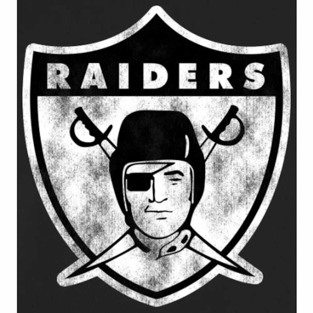 Las Vegas Raiders Throwback Logo Pullover Hoodie Black