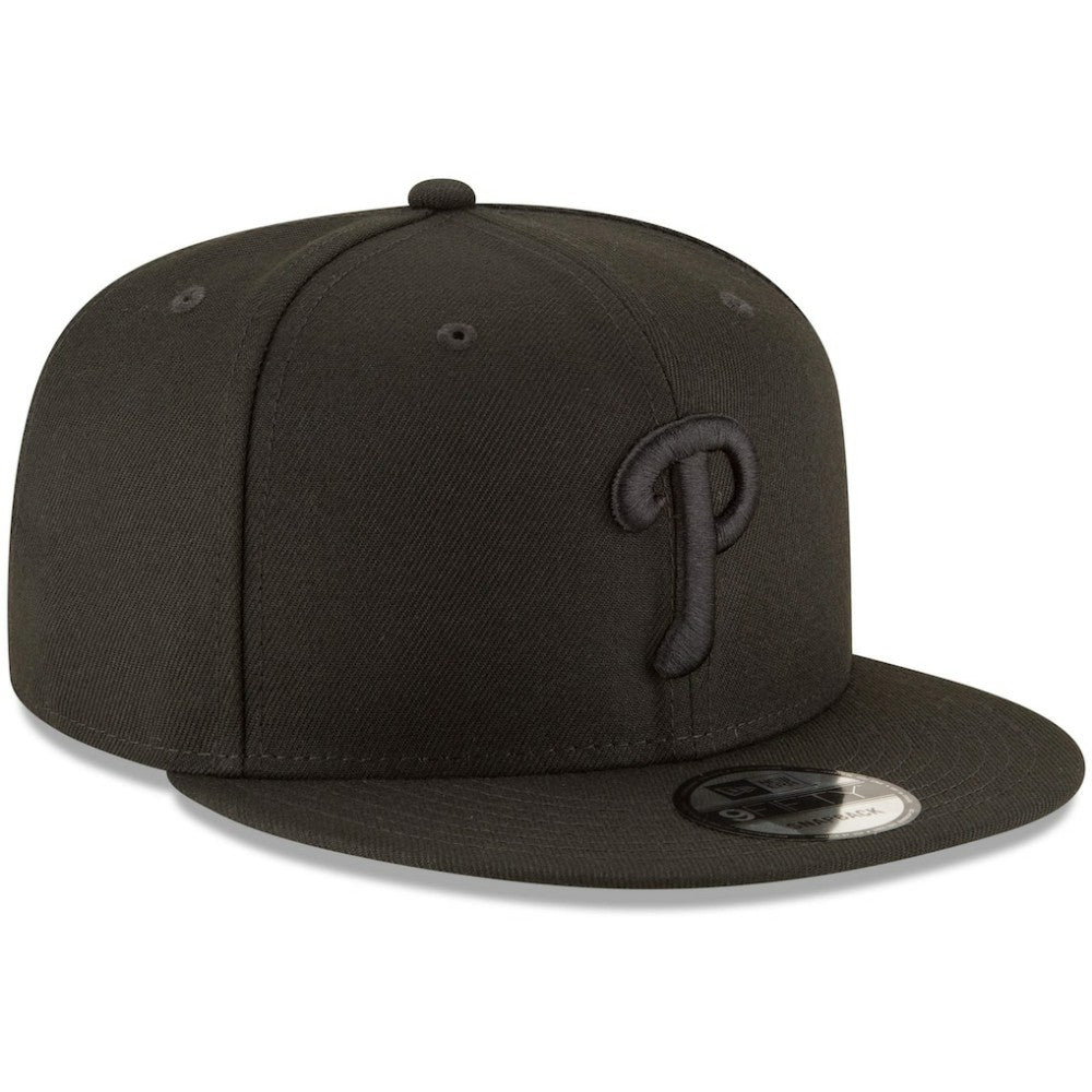 Philadelphia Phillies New Era Black on Black 9FIFTY Team Snapback Adjustable Hat - Black Hats
