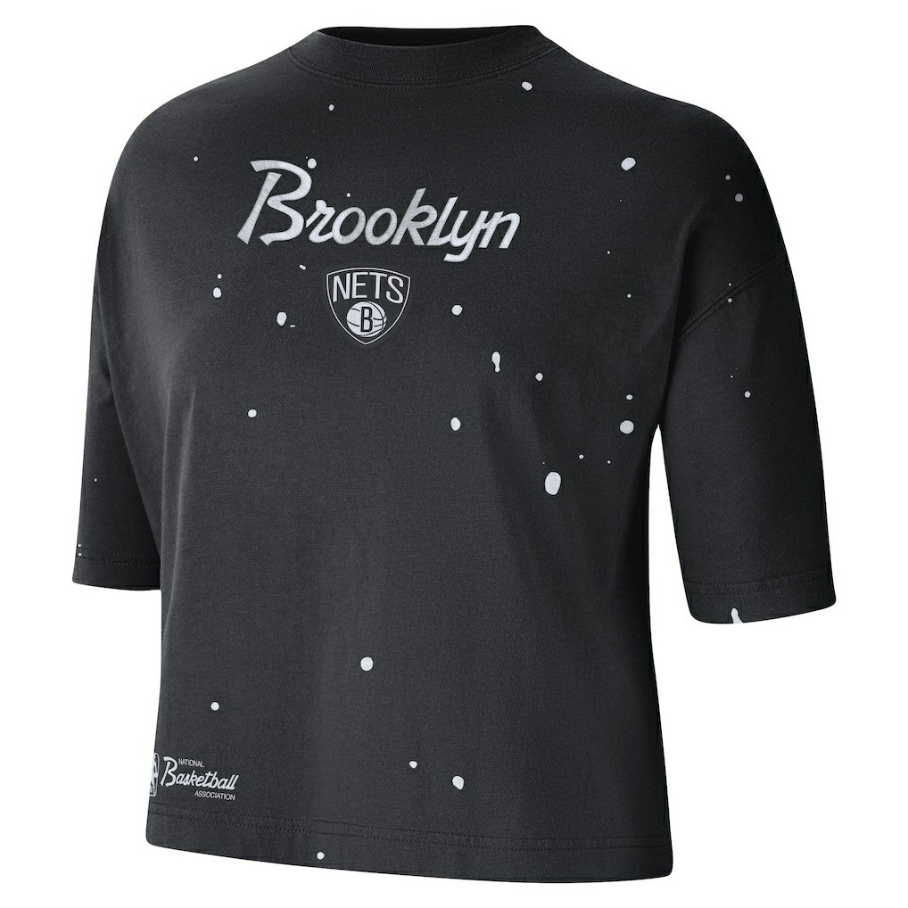 Brooklyn Nets Women's Courtside Splatter Cropped T-Shirt Black