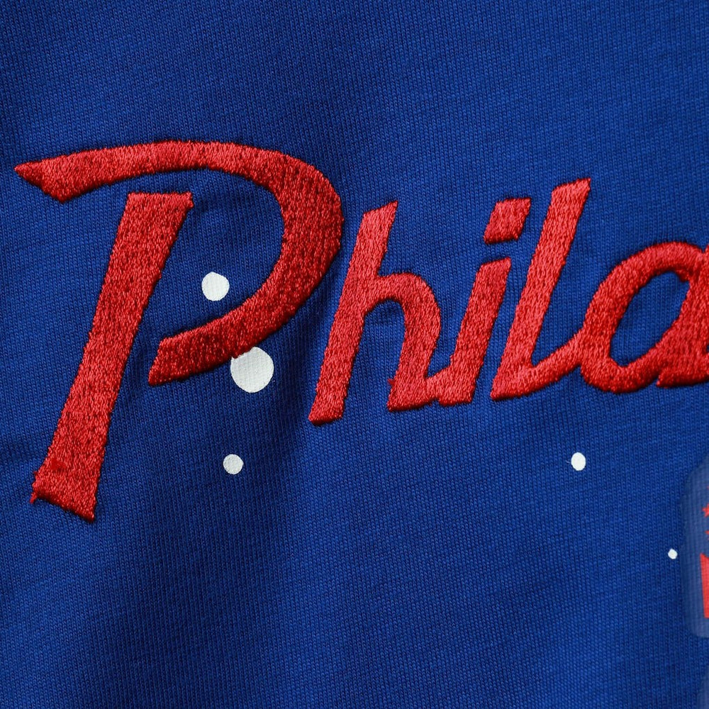 Philadelphia 76ers Women's Courtside Splatter Cropped T-Shirt Royal