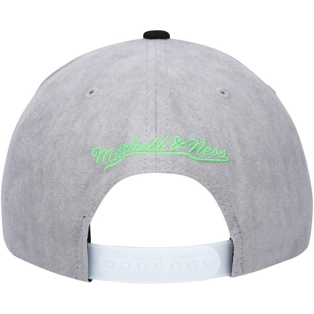 Chicago Bulls Day 5 Snapback Hat Black/Pink