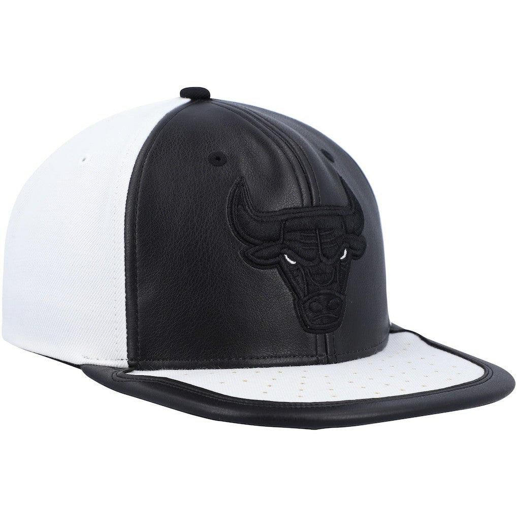 Chicago Bulls NBA Day One Snapback Hat Black/White