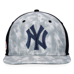 New York Yankees Majestic Smoke Dye Snapback Hat - Gray Hats