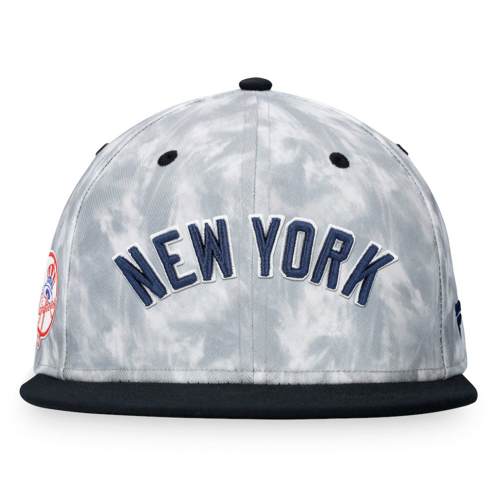 New York Yankees Fanatics Smoke Dye Fitted Hat - Black/White Hats