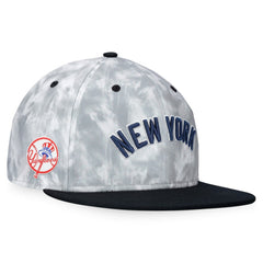 New York Yankees Fanatics Smoke Dye Fitted Hat - Black/White Hats