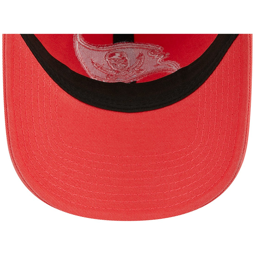 Tampa Bay Buccaneers New Era Core Classic 2.0 Brights 9TWENTY Adjustable Hat Red