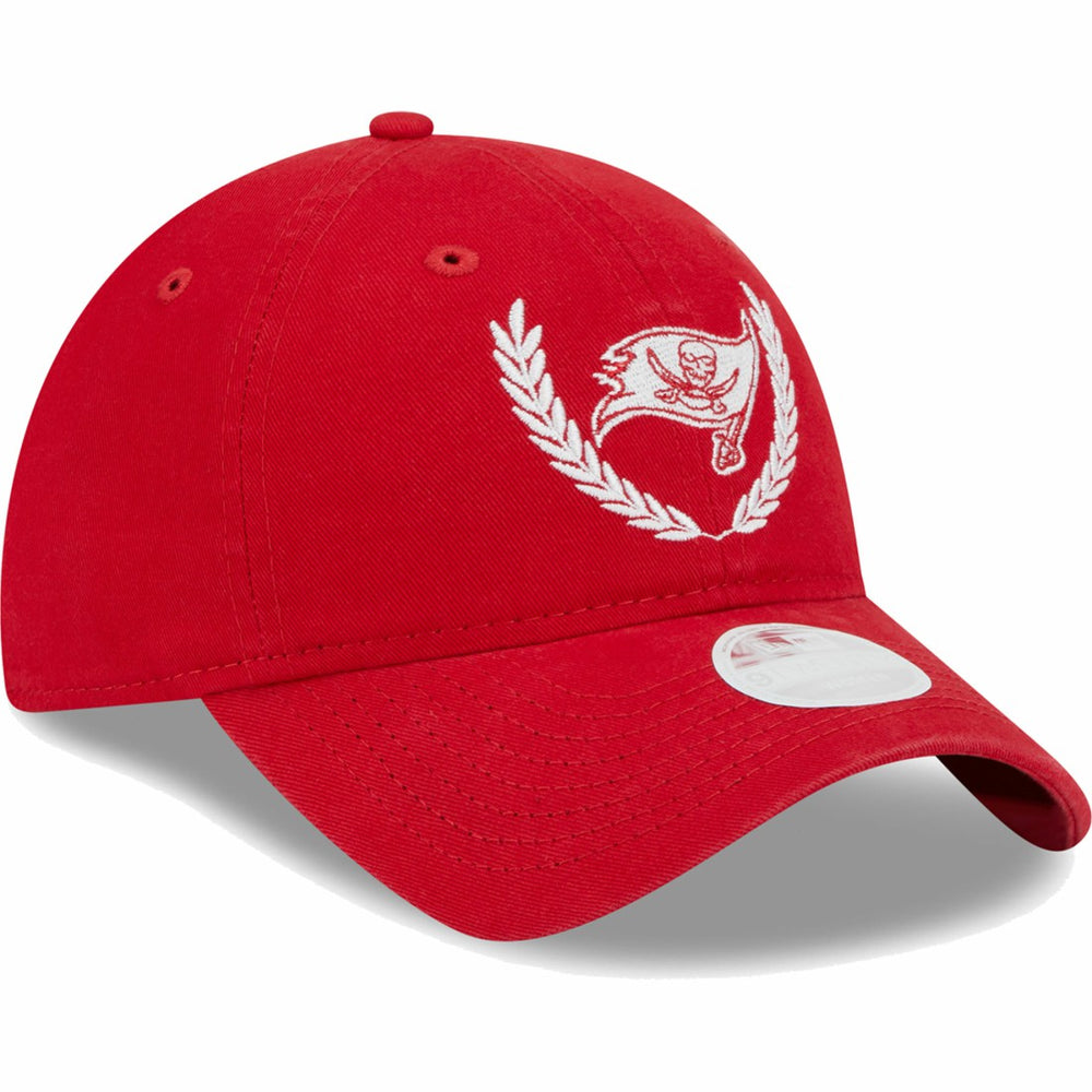 Tampa Bay Buccaneers New Era Women's Leaves 9TWENTY Adjustable Hat Red