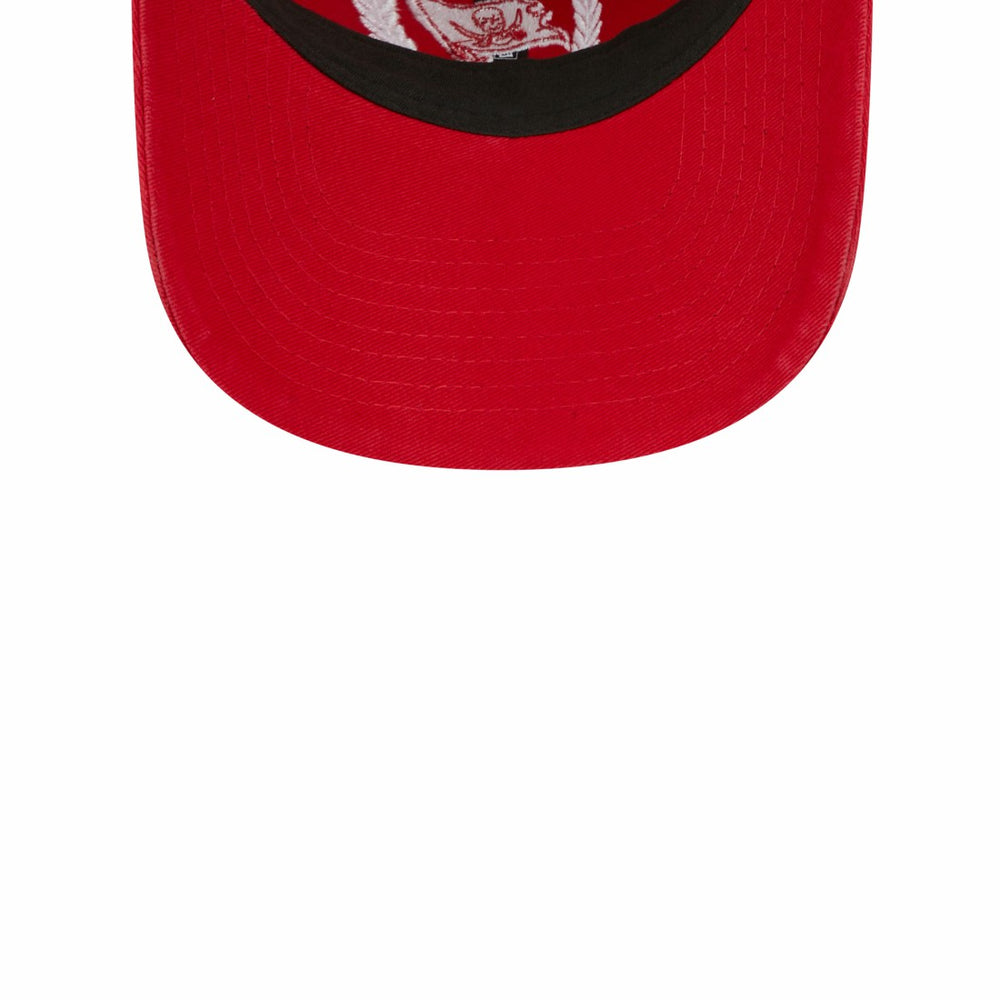 Tampa Bay Buccaneers New Era Women's Leaves 9TWENTY Adjustable Hat Red