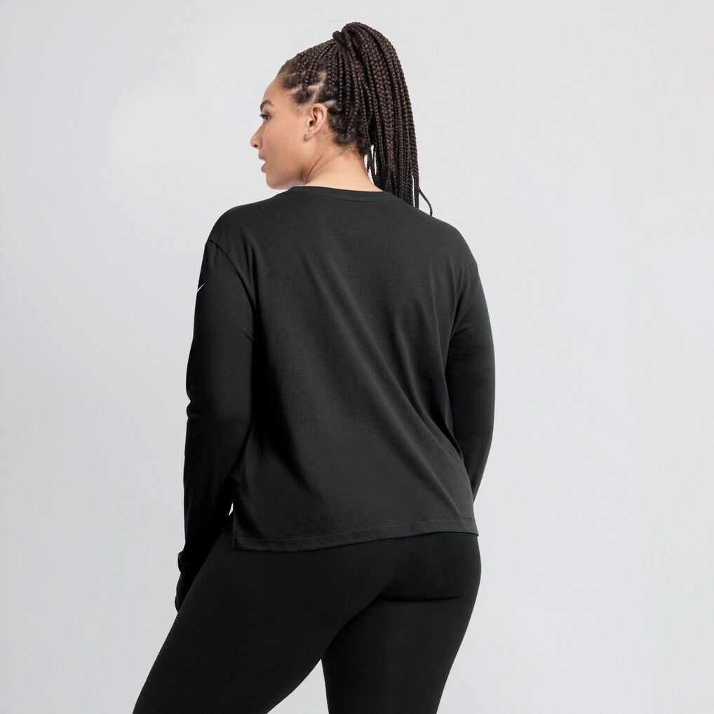 Las Vegas Raiders Women's Modest Crop Performance Long Sleeve T-Shirt Black