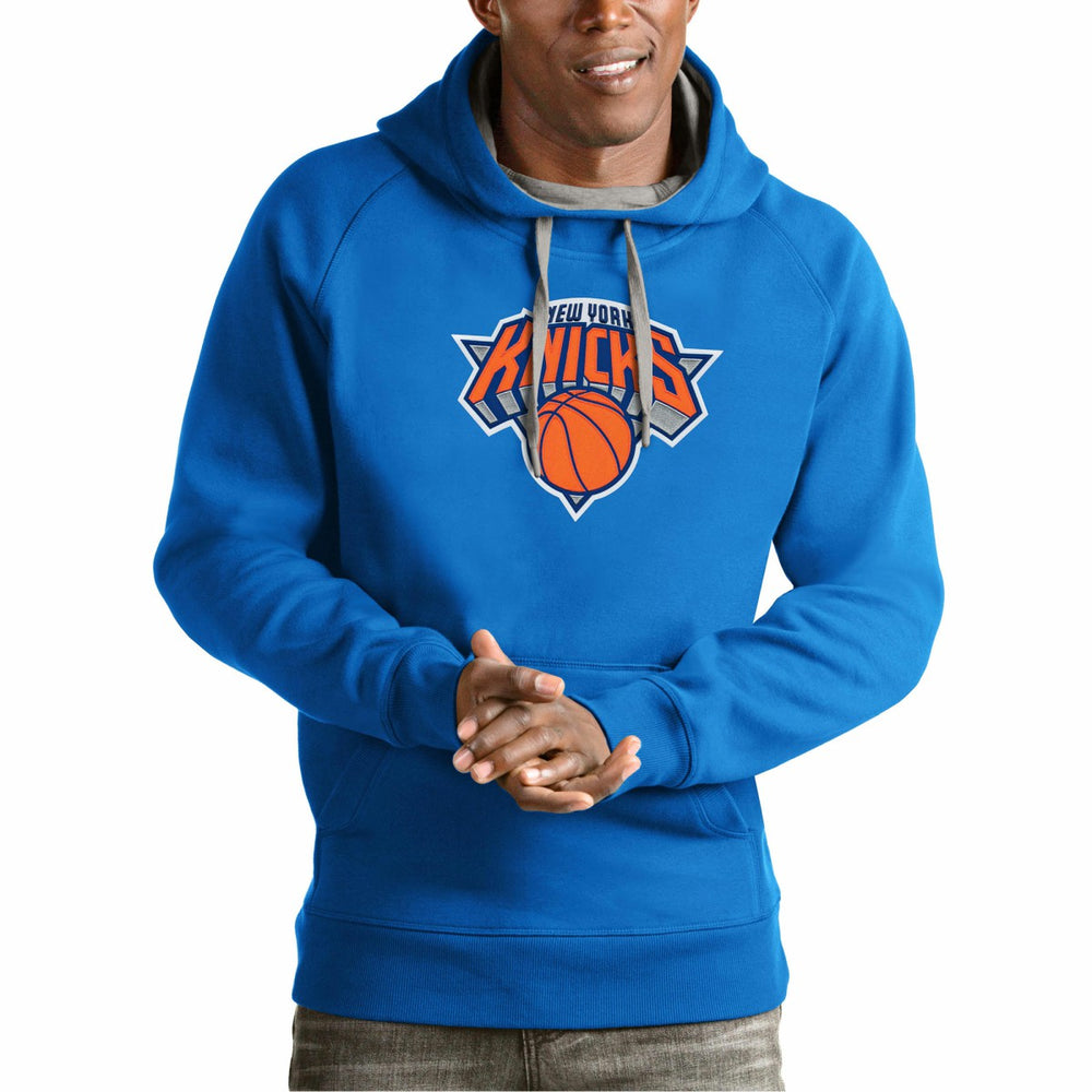 New York Knicks Antigua Team Logo Victory Pullover Hoodie Blue
