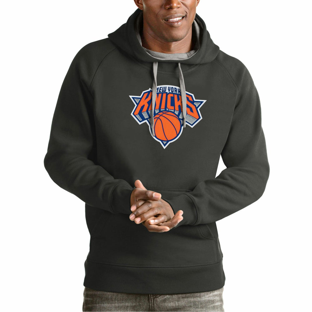 New York Knicks Antigua Team Logo Victory Pullover Hoodie Charcoal