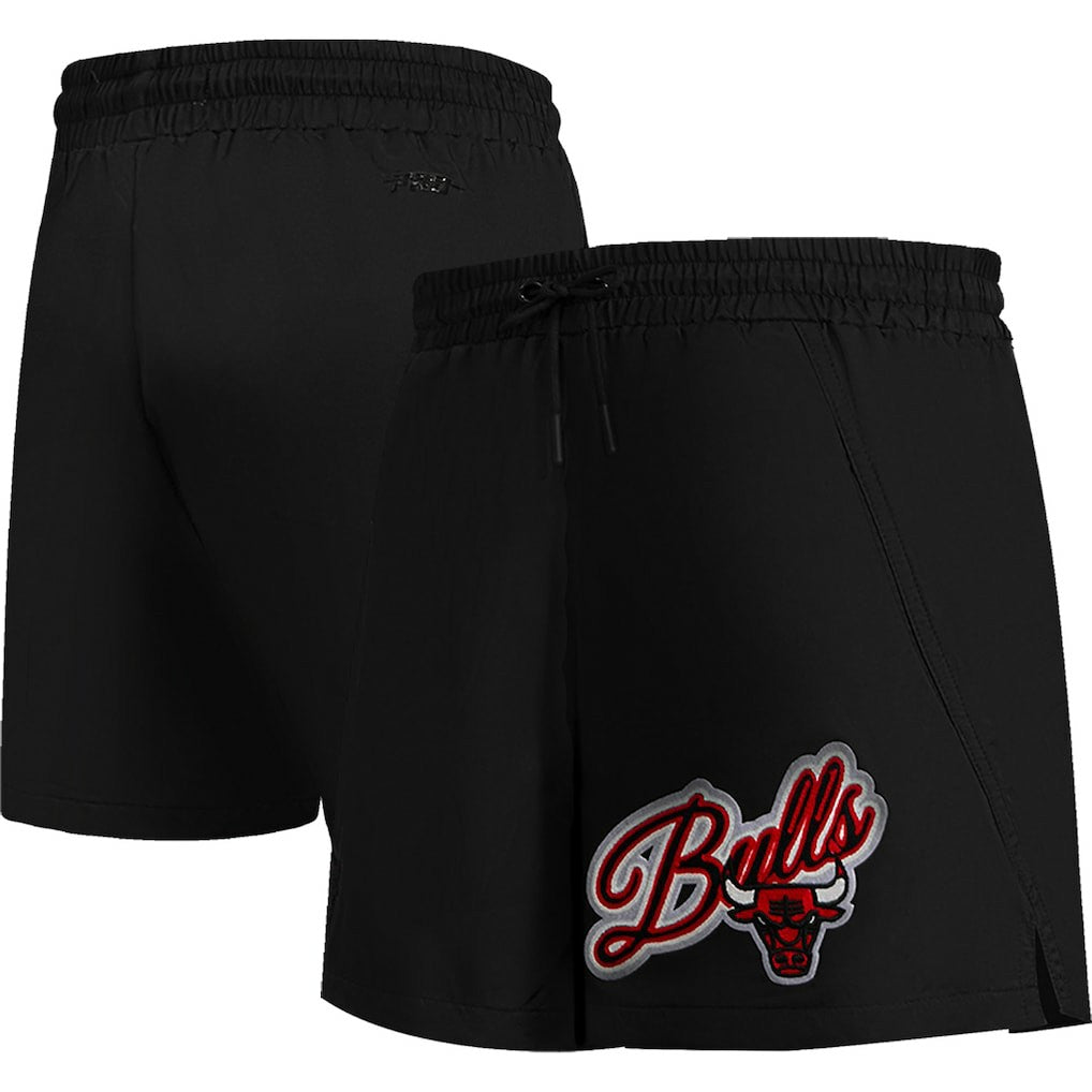 Chicago Bulls Pro Standard Women's Script Woven Shorts Black