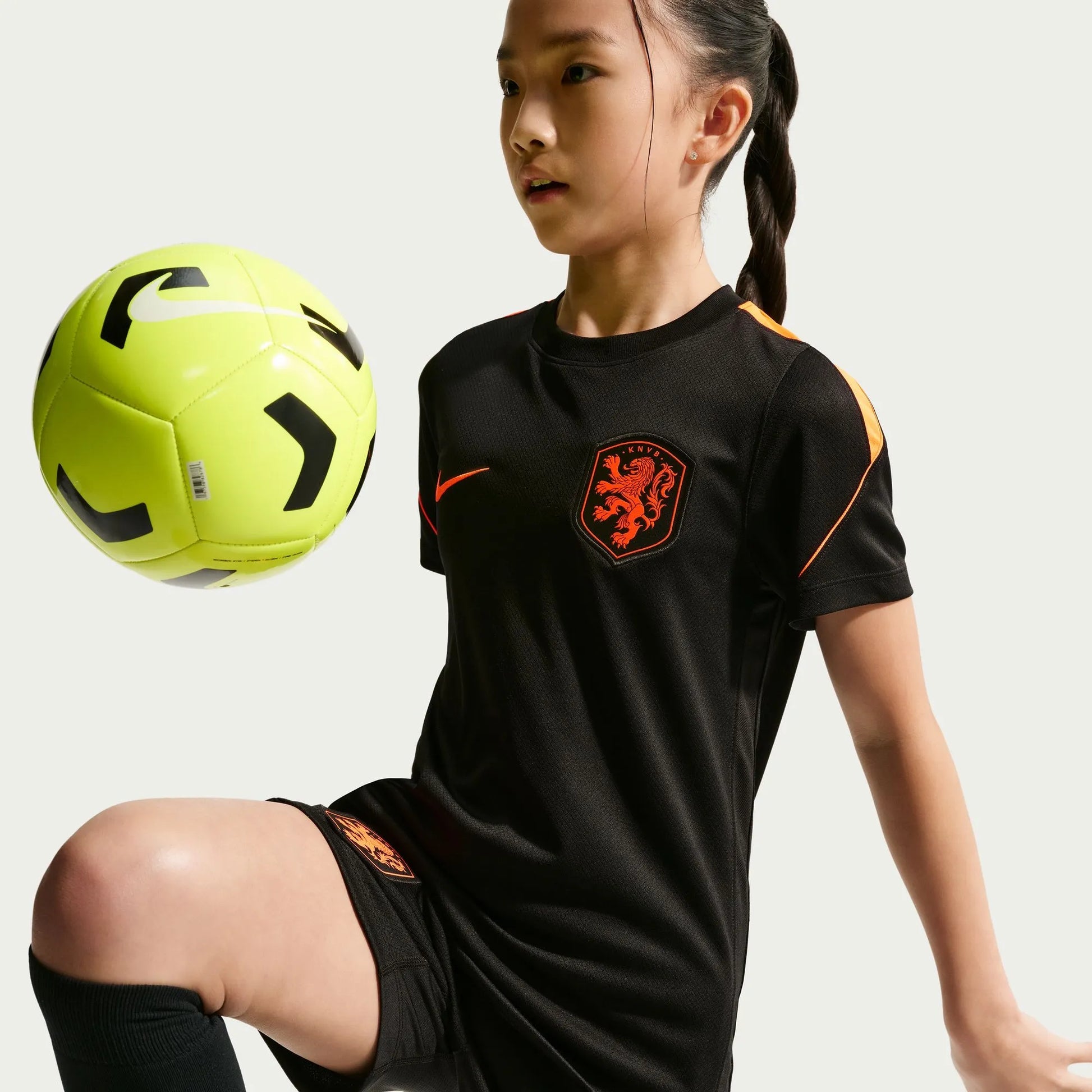 Nike 2026-27 Netherlands Youth Strike Top Black/Hyper Crimson/Hyper Crimson