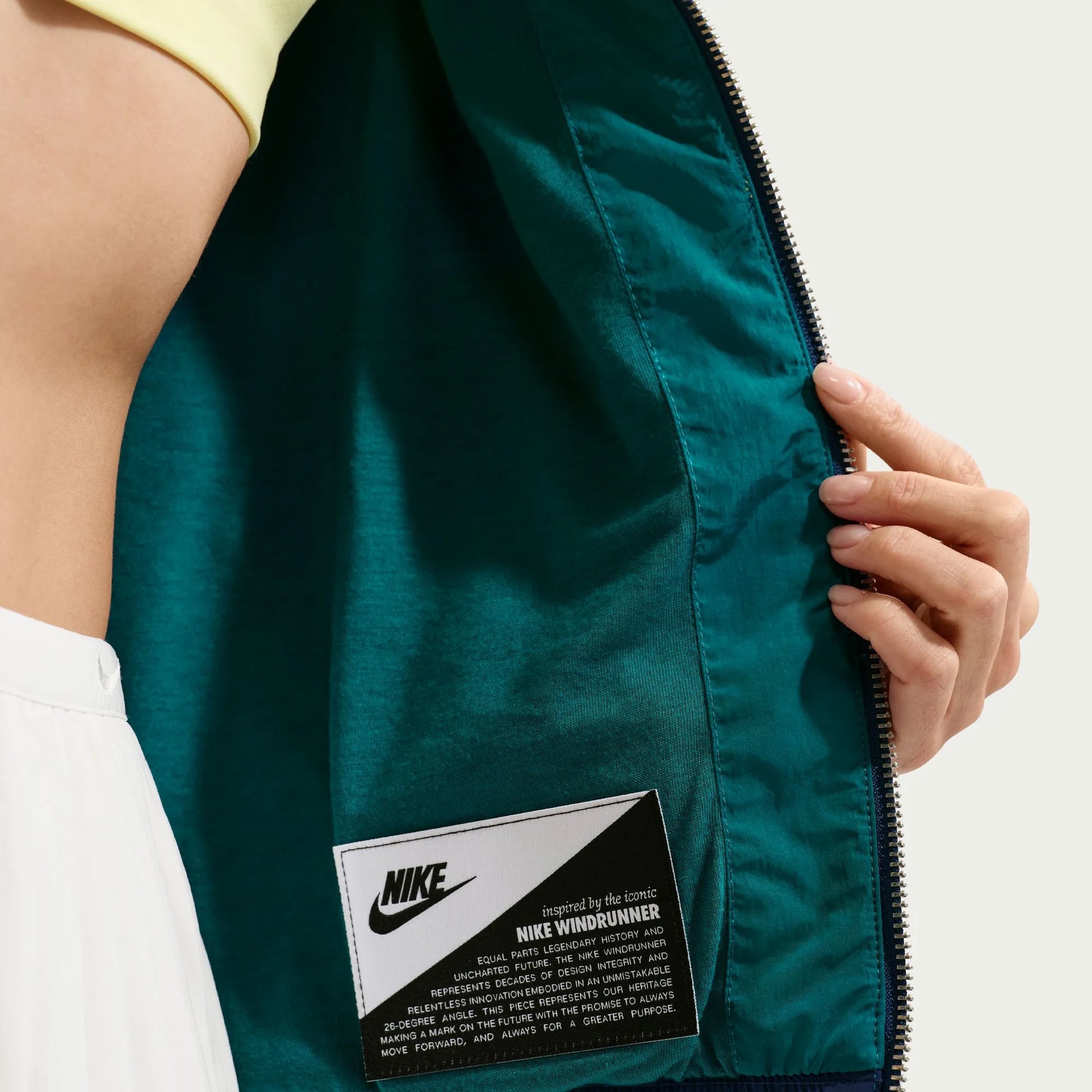 Nike 2026-27 Brazil Women's UV Woven Jacket Coastal Blue/Geode Teal/Midwest Gold/Midwest Gold